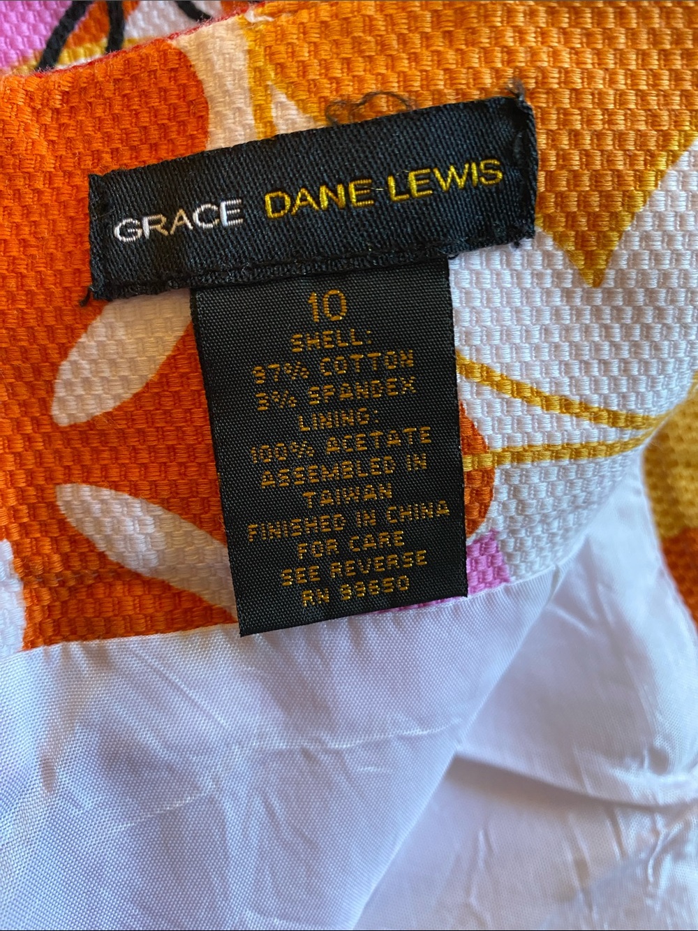GRACE DANE LEWIS vintage bright floral sheath skirt. Hidden back zipper. - Picture 4 of 6